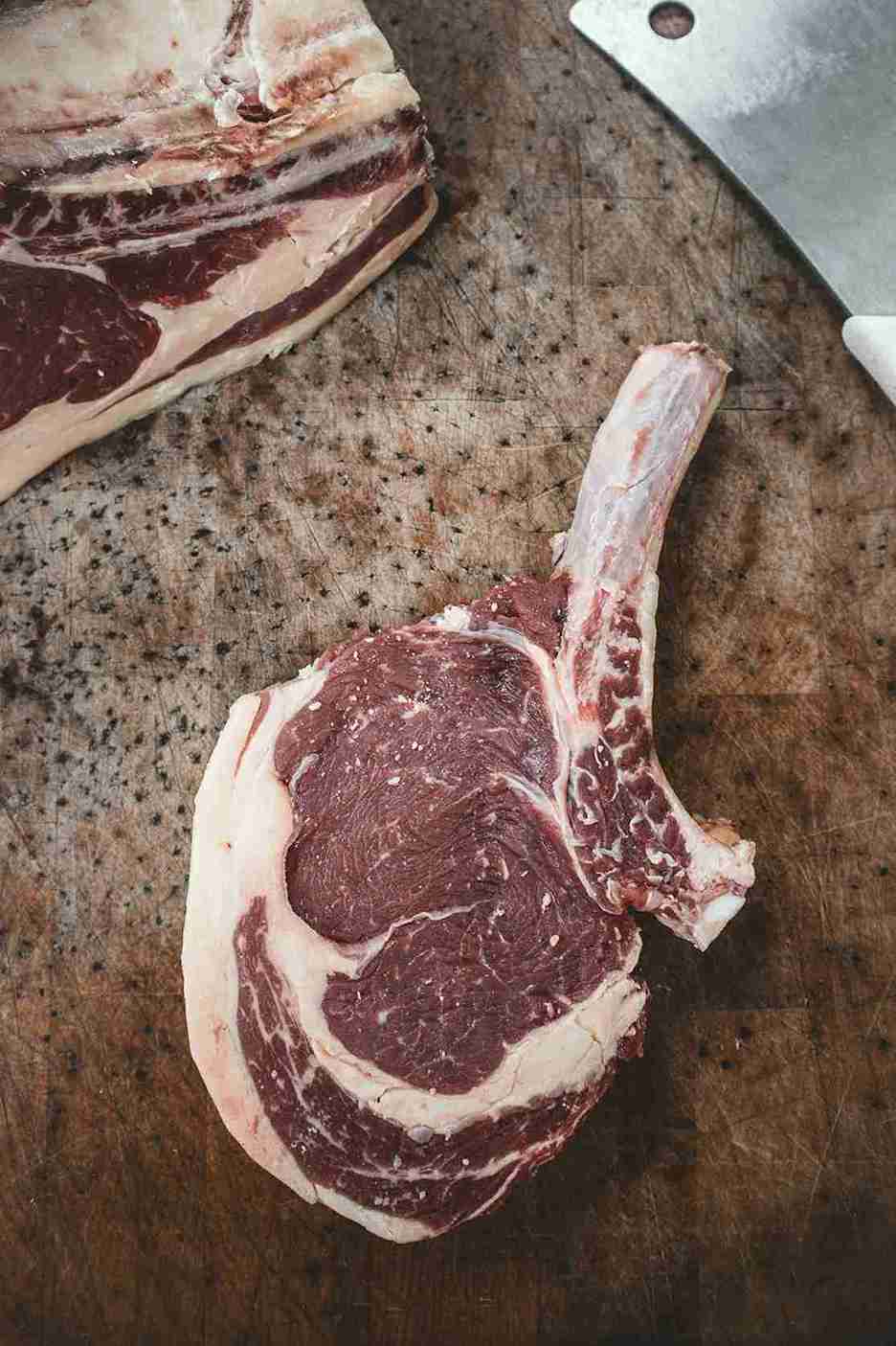 Tomahawk Steak op de BBQ Tomahawk Steak op de BBQ